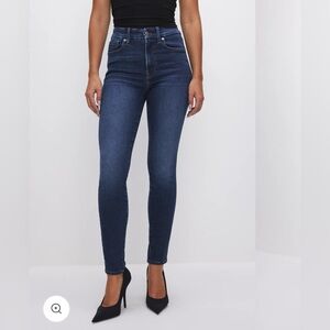 Good American Always Fits Skinny Jeans